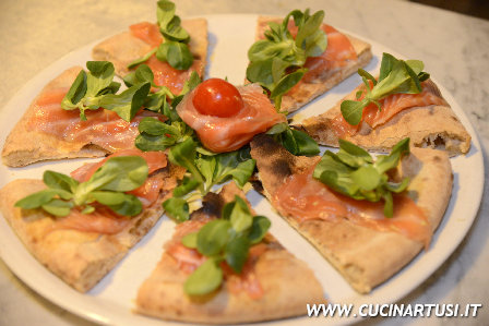 La pizza con salmone marinato AbbirriamoGraniBirra 03