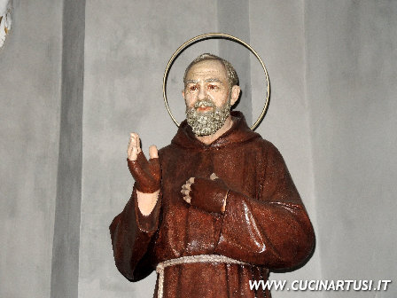 Frate Antonio celebra la messa FratiMinimi2015 03