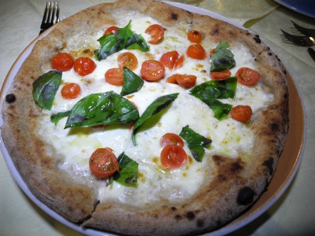 La nuova pizza 'Tri-nacria' de La Braciera PizzaTrinacria 2